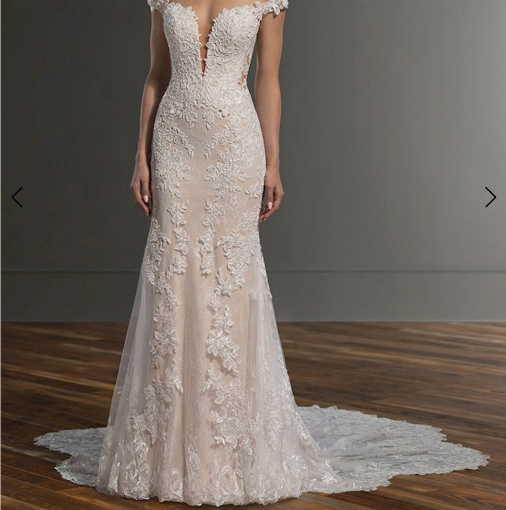 Brand New in box Martina Liana

1047
WEDD DRESS